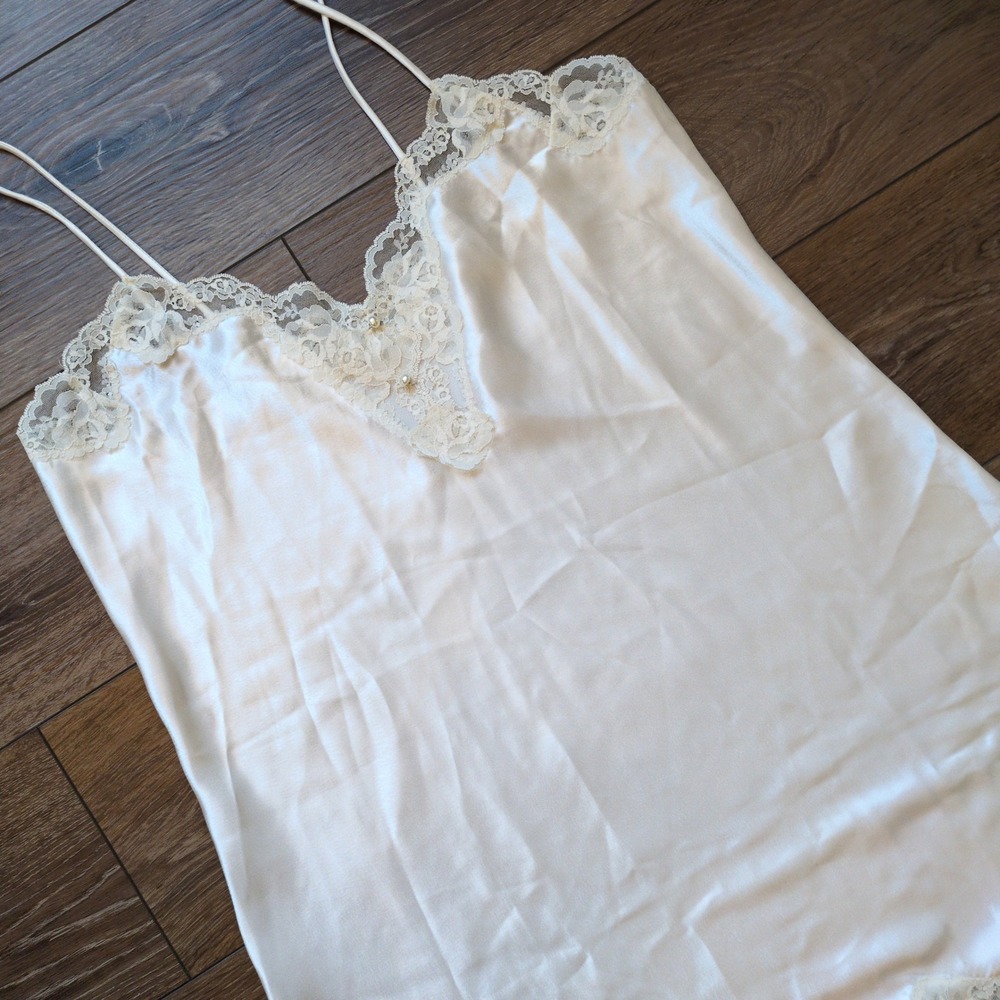 Vtg Sabrina Lingerie Baby Doll Nightie Slip‎ Dress Bridal Lace Coquette Dainty L